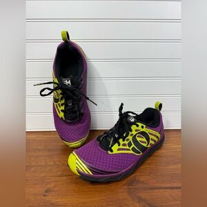 Pearl Izumi women’s Project EM purple, black, green trail running shoes Size 7.5